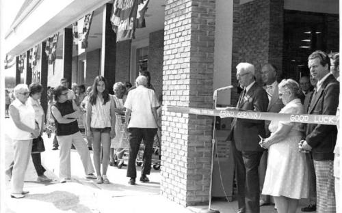 Henning’s Market, 270 Main St, Harleysville, Grand Opening, 1974